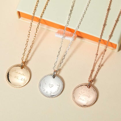Collana personalizzata con disco perlato placcato oro merci maman