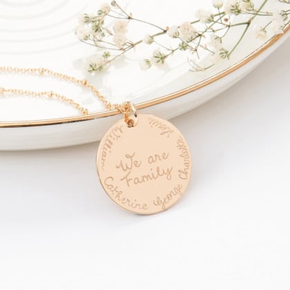 Personalisierte We Are Family Halskette vergoldet merci maman