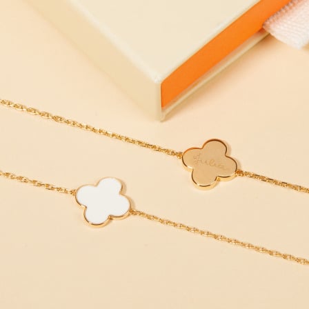 Bracciale personalizzato con croce di smalto a quadrifoglio placcato in oro merci maman