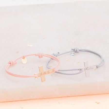 Bracelet personnalisé Croix Plate plaqué or merci maman