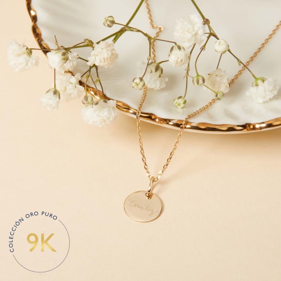 Collar personalizado con nombre en oro de 9 kilates merci maman