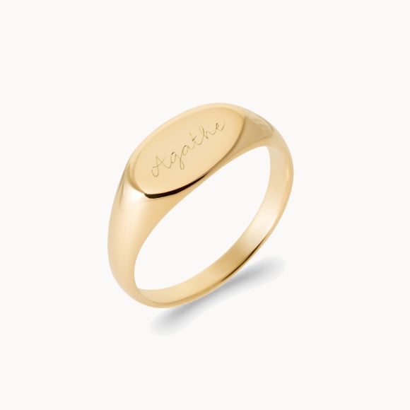 Anello con sigillo ovale personalizzato placcato in oro merci maman
