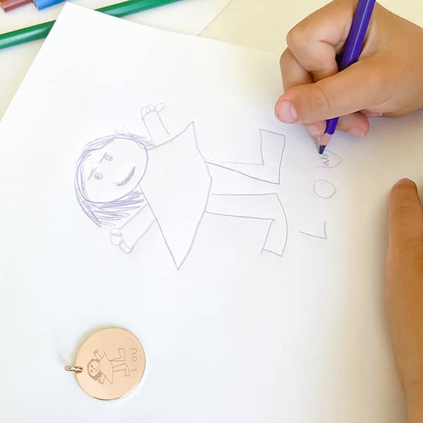 Joyas con dibujos de niños: ideas para regalos personalizados