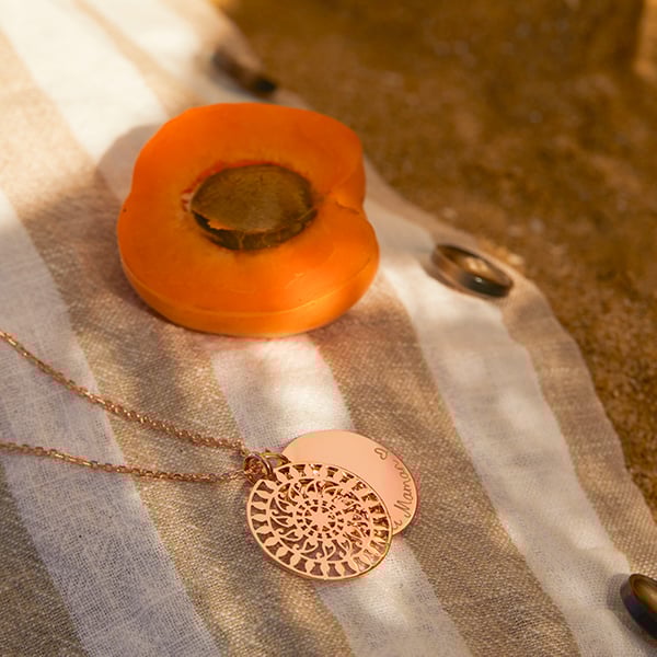 Osez la différence avec les bijoux en or rose : une façon simple de se démarquer