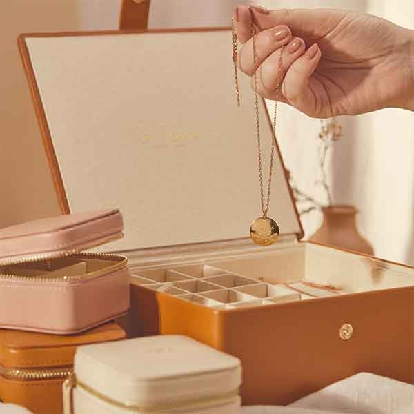 boîtes à bijoux et collier merci maman