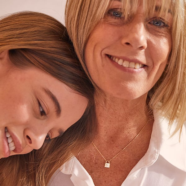 Idee Regalo per la Festa della Mamma: 5 Consigli e Idee per l’incisione!