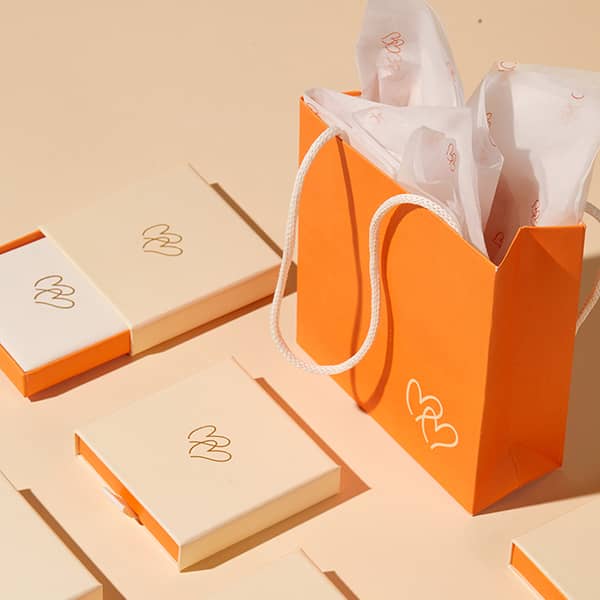 Idee regalo per il 40° compleanno: 5 regali di gioielli personalizzati per lei