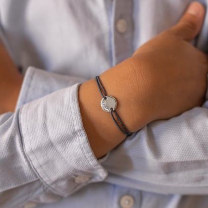 Pulsera personalizada con mini medalla baño oro merci maman