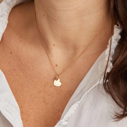 Collar personalizado con corazón y piedra de nacimiento en oro de 9 kilates Merci Maman