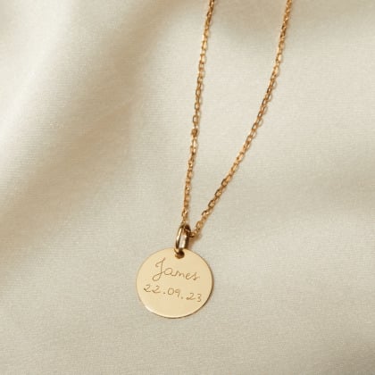 Personalisierte 375er Gold Plättchen Halskette merci maman