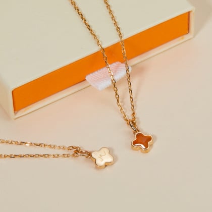 Comprar una cruz de trébol personalizada con piedra de nacimiento Baño de oro Merci Maman