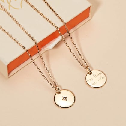 Collana personalizzata con stella in cristallo su disco merci maman