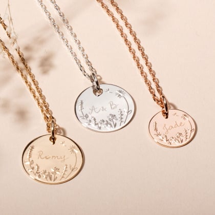Collana Personalizzata Fiore Del Mese Di Nascita – Placcata Oro 18K – Catena Regolabile 40-45 Cm