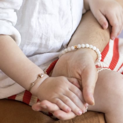 Bracciale Personalizzato Iniziale Cubo placcato oro Pietra di luna bianca merci maman