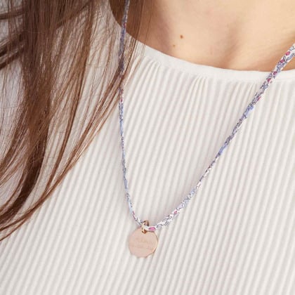 Collar personalizado con medalla Liberty baño de oro merci maman