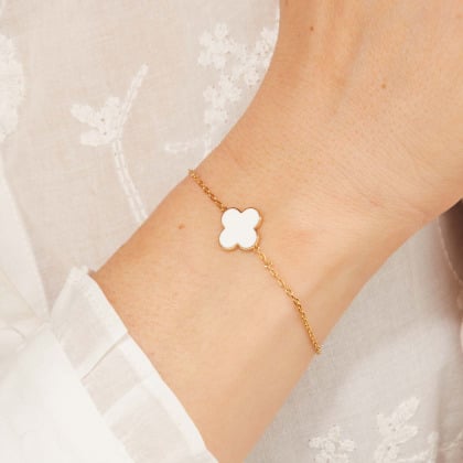 Bracciale personalizzato con croce di smalto a quadrifoglio placcato in oro merci maman