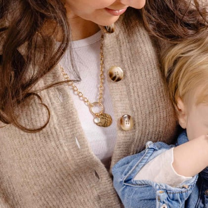 Collar personalizado Amuleto de la Suerte circular con dúo martelé y piedra baño de oro merci maman