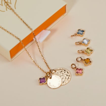 Comprar una cruz de trébol personalizada con piedra de nacimiento Baño de oro Merci Maman