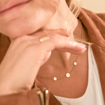 Personalisierte kurze Pastille Halskette vergoldet merci maman