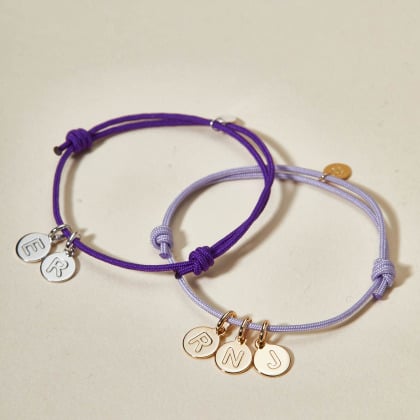 Bracciale personalizzato con ciondolo a lettera placcato in oro merci maman