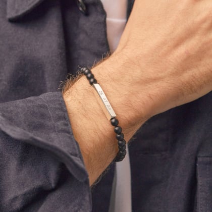 Personalisiertes Bar Halbedelsteinarmband mit Beads für Männer sterlingsilber Matter, schwarzer Achat merci maman