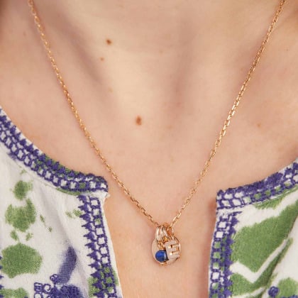 Collier personnalisé Mini Pierre Fine et Lettre plaqué or merci maman