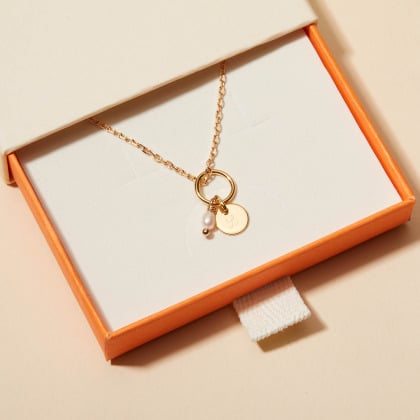 Collier personnalisé Anneau Eternité et Mini Perle  plaqué or merci maman