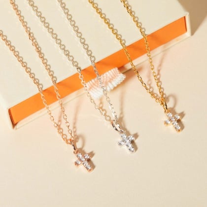Collier Mini Croix plaqué or merci maman