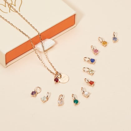 Collana personalizzata con mini disco e cristallo solitario pietra di nascita| Merci Maman