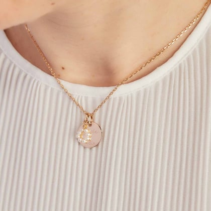 Personalisierte Halskette mit Perlenblume vergoldet merci maman