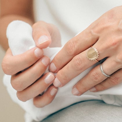 Anillo con sello con cuentas personalizado baño oro merci maman