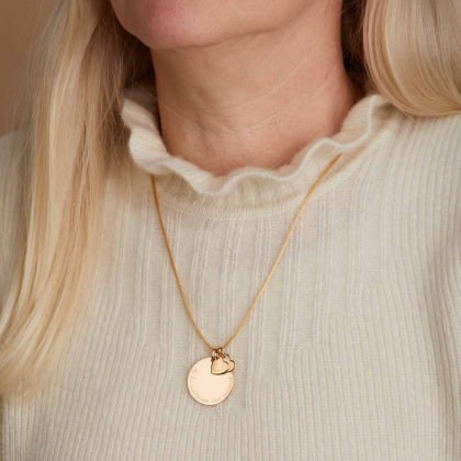 Personalisierte Satin Halskette mit großem Plättchen und Anhängern vergoldet merci maman