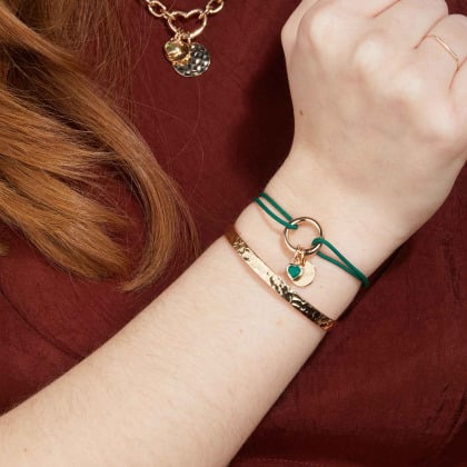 Braccialetto personalizzato portafortuna con pietra di nascita a cuore su cordoncino placcato in oro merci maman