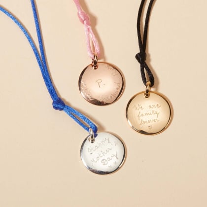 Collar personalizado con medalla y cordón Merci Maman