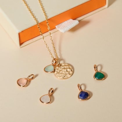 Collier Petit Disque Martelé & Petite Pierre Fine personnalisé merci maman