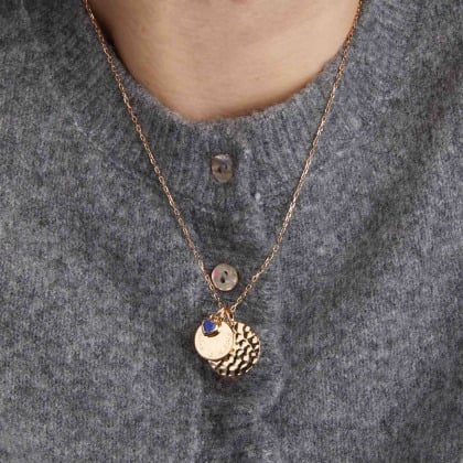 Collana personalizzata a doppio disco martellato e pietra a cuore placcato in oro merci maman