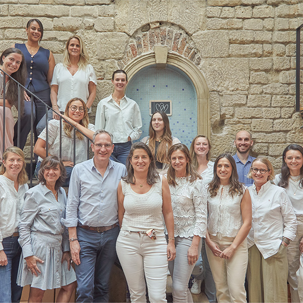 10 anni di emozioni incise a Parigi: l’atelier parigino Merci Maman festeggia il suo anniversario 