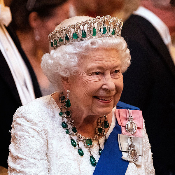 Merci Maman e la Famiglia Reale Britannica: Il Giubileo di Platino della Regina