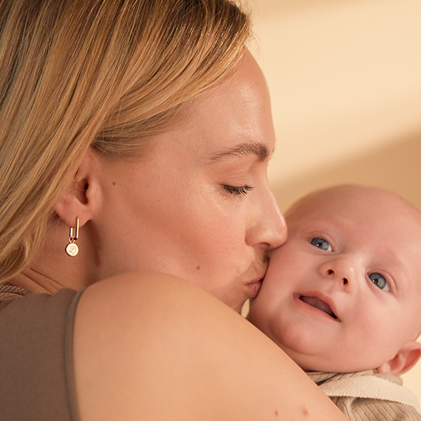 Frühlingshafter minimalistischer Schmuck: Das Geheimnis, mit weniger mehr zu sagen