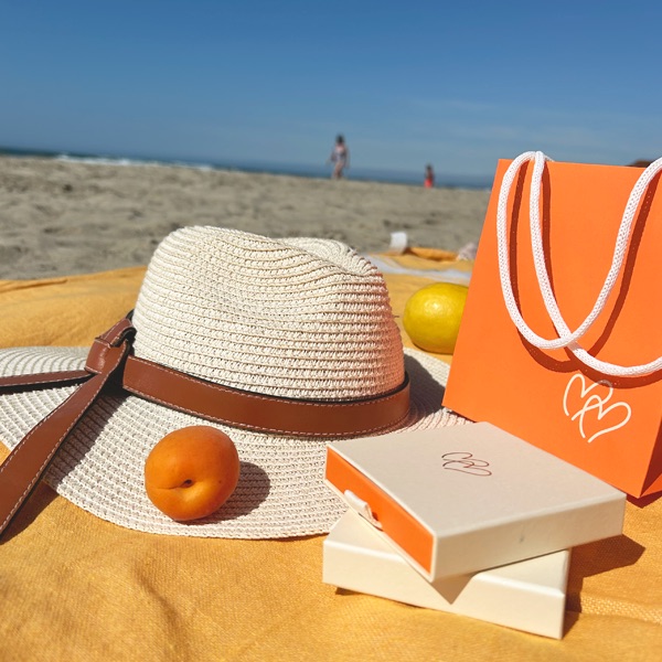 ¿Cómo inmortalizar tus recuerdos de vacaciones con una joya personalizada?