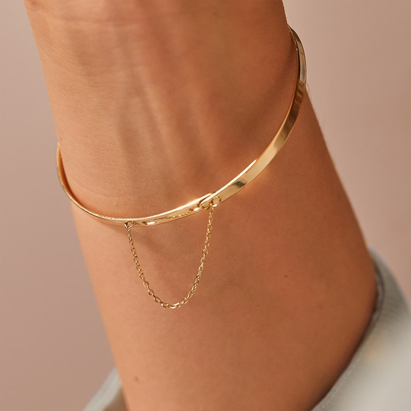 Solid gold flat bangle