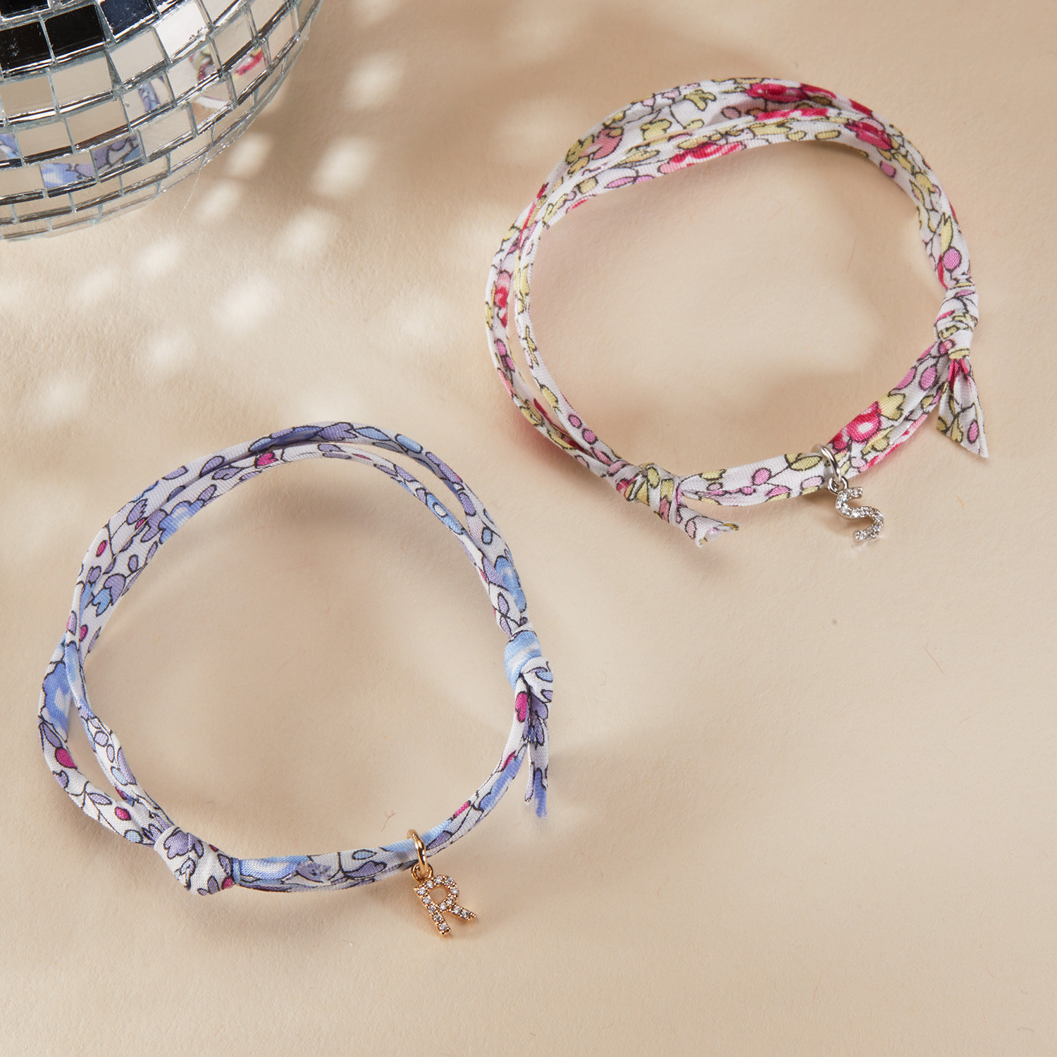 Perline Fai Da Te Gioielli Perline Lettere Alfabeto Per Braccialetti - 1350 Pezzi, Acrilico, 7mm, Con Cuori E Perline Colorate Lettere Per Braccialetti Acrilici - Foto 14