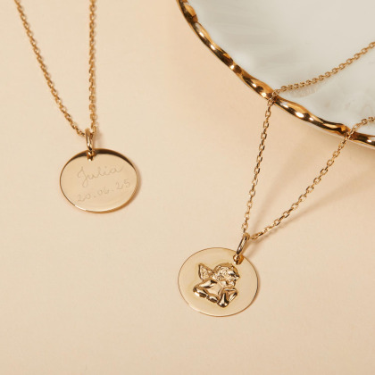 Collier personnalisé Médaille Ange en or 9 carats merci maman