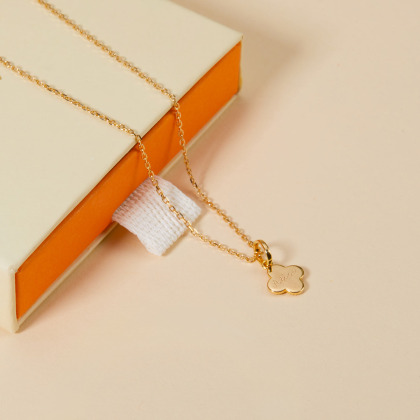 Collier personnalisé Mini Croix Romane pour Enfant Plaqué Or Merci Maman