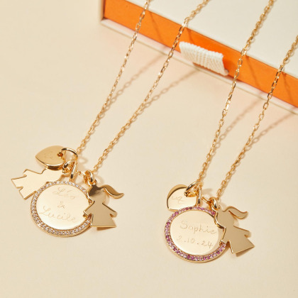 Le Collier Kate Cristal Rose plaque or merci maman