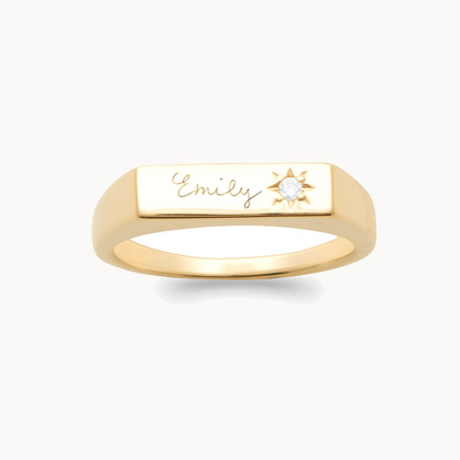 Anillo personalizado con sello rectangular de cristal baño de oro merci maman