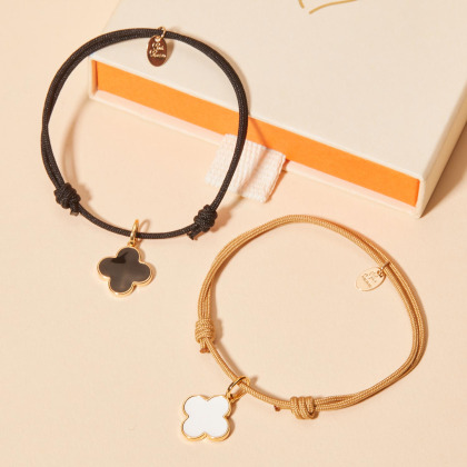Pulsera personalizada con cruz de trébol de esmalte baño de oro merci maman