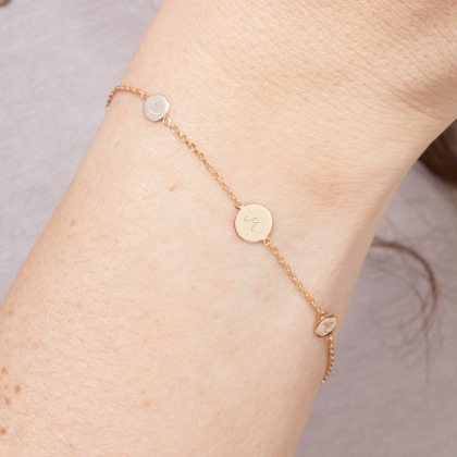 Bracelet Pastille Initiale personnalisé plaqué or merci maman