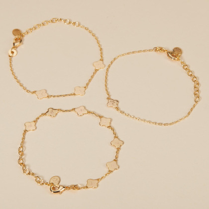 Bracelet personnalisé Initiale Croix Romane sur chaîne doré à l'or fin Merci Maman