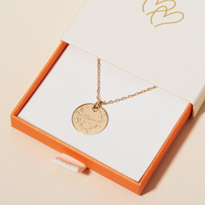 Personalised Laurel Wreath Necklace gold plated merci maman